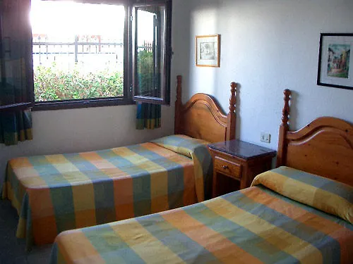 La Laguneta Aparthotel 2*